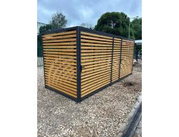 Контейнерная площадка обшитая деревянными вставками